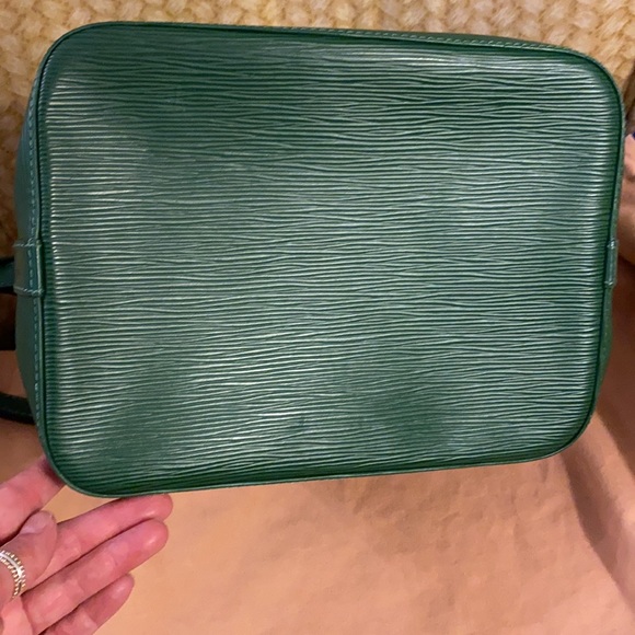 Perfect!! Louis Vuitton Noe epi green leather bucket handbag - Picture 7 of 16